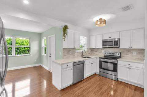 731 NE 49th Street, Oakland Park FL - photo 7 of 35