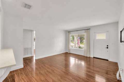 731 NE 49th Street, Oakland Park FL - photo 14 of 35