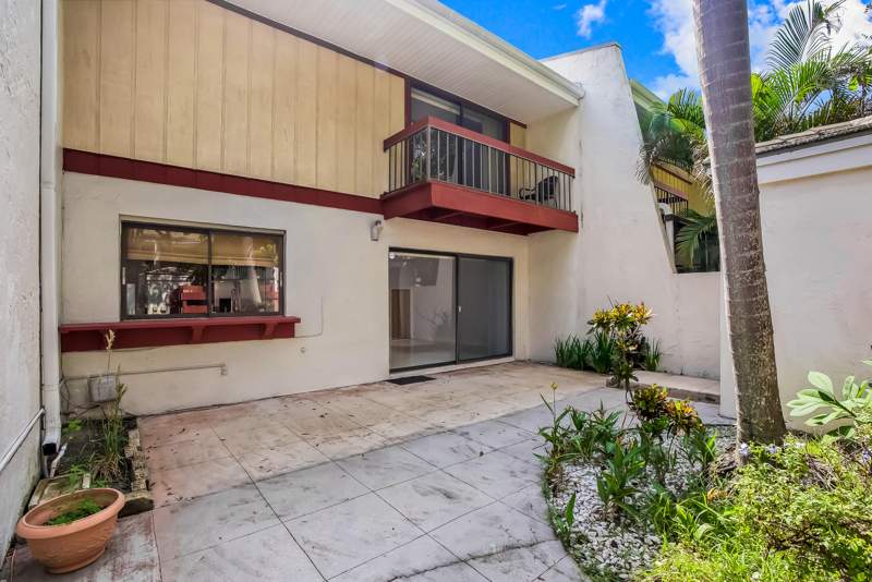 3 bedroom Condominium at 3015 Oaktree Lane #Unit 277, Family Townhouses Of The Lakes, Hollywood — photo 5