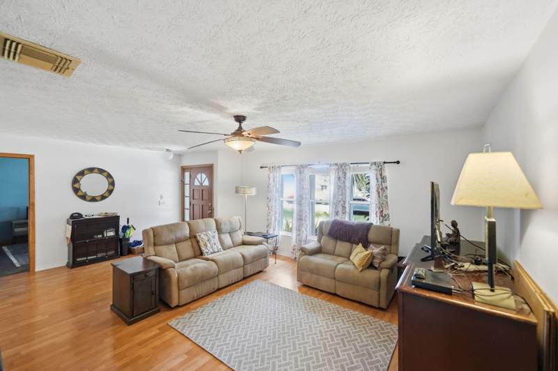 3 bedroom Single Family Residence at 1632 SW Sylvester Lane, Port St Lucie Section 13, Port St. Lucie — photo 4