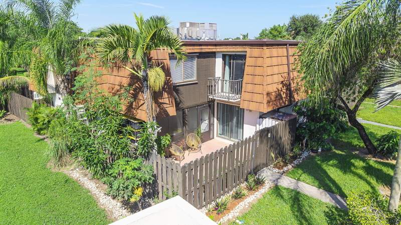 3 bedroom Townhouse at 2185 White Pine Circle #C, Pines 2, Greenacres — photo 3