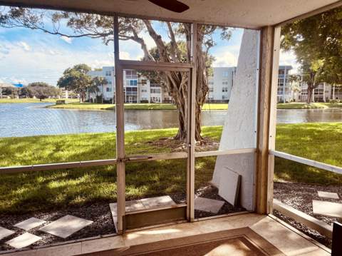 9420 Poinciana Place, Davie FL - photo 24 of 29