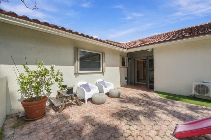 3 bedroom Single Family Residence at 6911 Consolata Street, Tiburon II Ph I, Boca Raton — photo 3