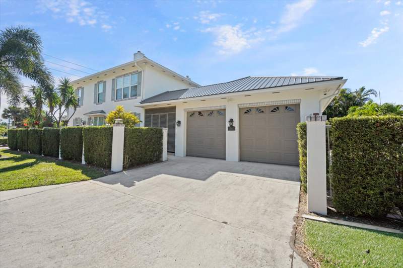 5 bedroom Single Family Residence at 401 Center Street, Riverside, Jupiter — photo 2