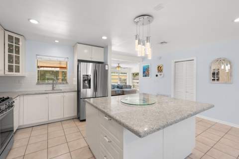 214 NE 28th Road, Boca Raton FL - photo 11 of 45