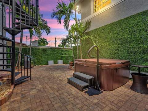 851 N 11th Avenue, Hollywood FL - photo 13 of 42