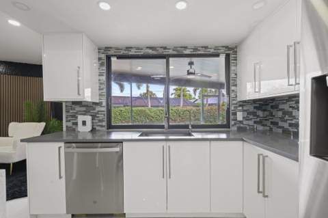 80 W Rubber Tree Drive, Lake Worth FL - photo 12 of 42