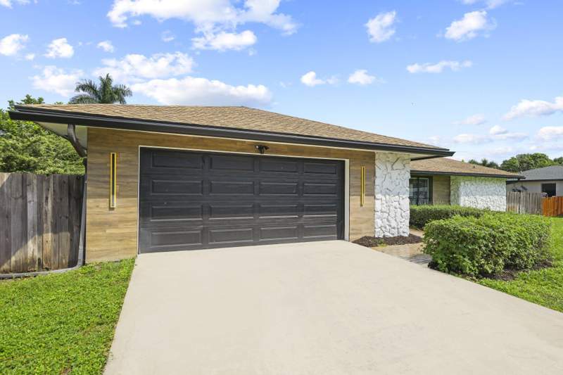 3 bedroom Single Family Residence at 80 W Rubber Tree Drive, Florida Gardens 4, Lake Worth — photo 3