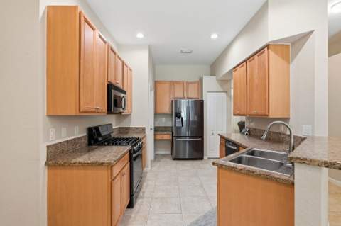375 Berenger Walk, Royal Palm Beach FL - photo 9 of 32