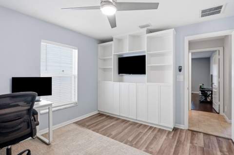 375 Berenger Walk, Royal Palm Beach FL - photo 12 of 32
