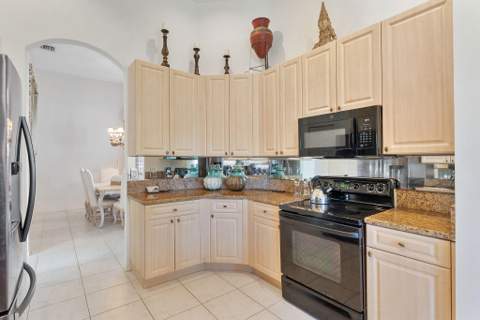 7389 Viale Michelangelo, Delray Beach FL - photo 13 of 54