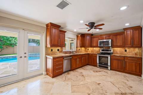 1340 NW 97th Avenue, Plantation FL - photo 8 of 30