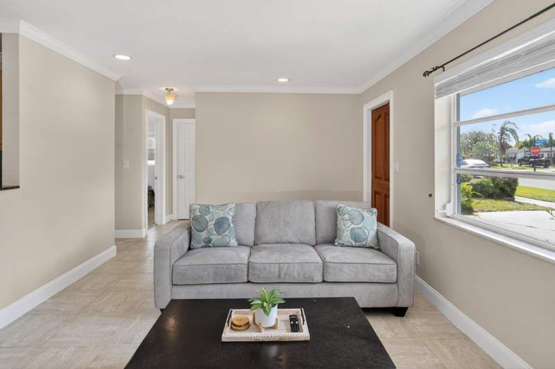 2 bedroom Single Family Residence at 760 Cinnamon Road, North Palm Beach Village Of 4, North Palm Beach — photo 5