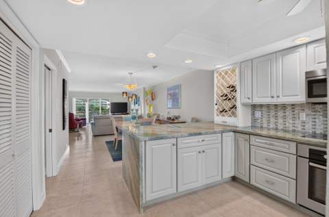 1040 Banyan Road #4060, Boca Raton FL - photo 6 of 38
