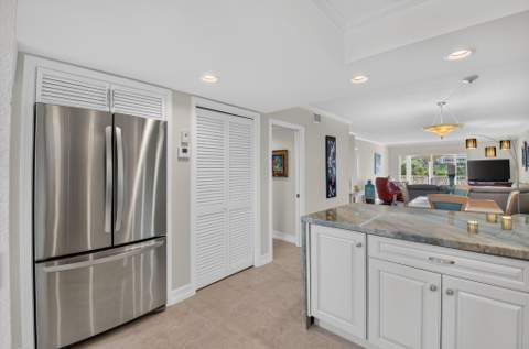 1040 Banyan Road #4060, Boca Raton FL - photo 8 of 38
