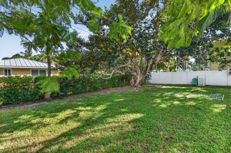 4 bedroom Single Family Residence at 1135 SW 20th Street, Palm Beach Farms, Boca Raton — photo 3