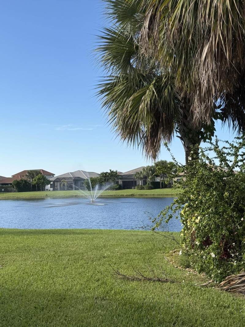 4 bedroom Single Family Residence at 8433 Vaulting Drive, Fields At Gulfstream Polo, Lake Worth — photo 5