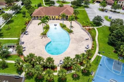 9728 Starboard Drive, Fort Pierce FL - photo 8 of 34