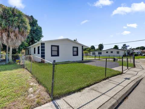 1259 W 26th Street, West Palm Beach FL - photo 8 of 38