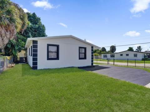 1259 W 26th Street, West Palm Beach FL - photo 9 of 38