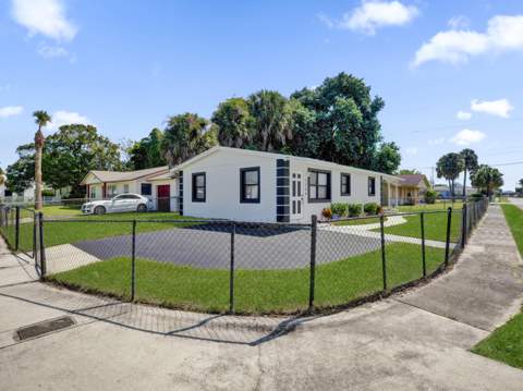 1259 W 26th Street, West Palm Beach FL - photo 7 of 38