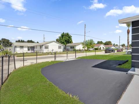 1259 W 26th Street, West Palm Beach FL - photo 11 of 38