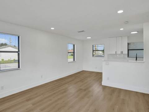 1259 W 26th Street, West Palm Beach FL - photo 13 of 38
