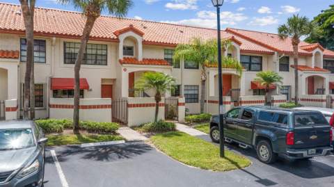 405 Liberty Court #405, Deerfield Beach FL - photo 7 of 48