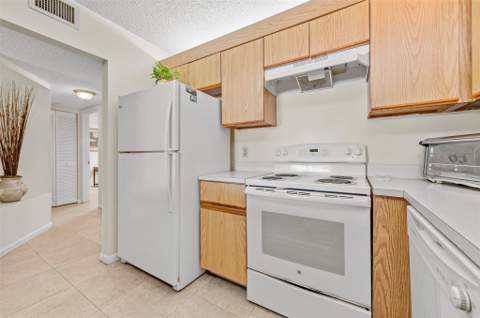 405 Liberty Court #405, Deerfield Beach FL - photo 13 of 48