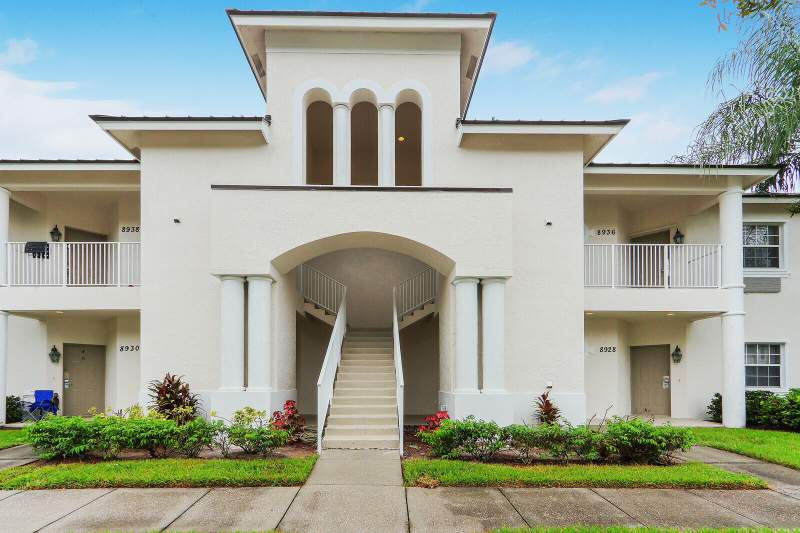 2 bedroom Condominium at 8228 Mulligan Circle, Castle Pines, Port St. Lucie — photo 2