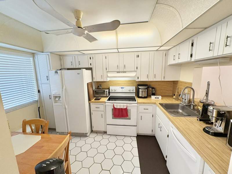 2 bedroom Condominium at 3571 Inverrary Drive #209, Las Vistas At Inverrary, Lauderhill — photo 4