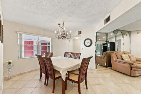 4000 NW 44th Avenue #208, Lauderdale Lakes FL - photo 7 of 48