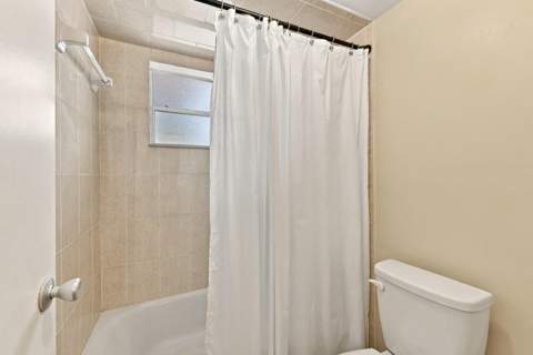 4000 NW 44th Avenue #208, Lauderdale Lakes FL - photo 17 of 48