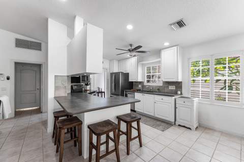 2689 Livingston Lane, West Palm Beach FL - photo 6 of 57