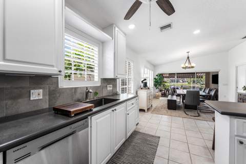 2689 Livingston Lane, West Palm Beach FL - photo 9 of 57