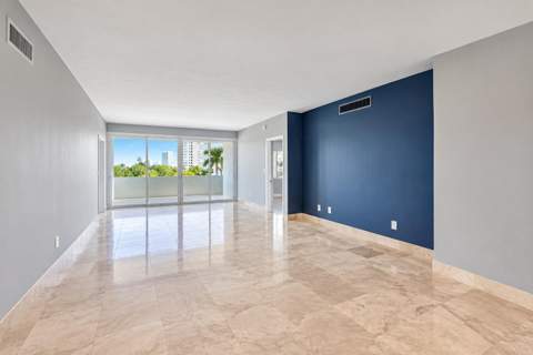 333 Sunset Drive #207, Fort Lauderdale FL - photo 7 of 41