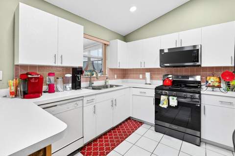 432 NW Sherry Lane, Port St. Lucie FL - photo 9 of 21