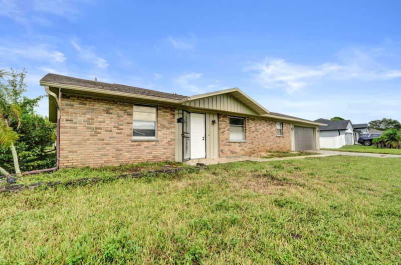 4 bedroom Single Family Residence at 197 SW Twig Avenue, Port St Lucie Section 4, Port St. Lucie — photo 3