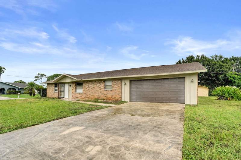 4 bedroom Single Family Residence at 197 SW Twig Avenue, Port St Lucie Section 4, Port St. Lucie — photo 4