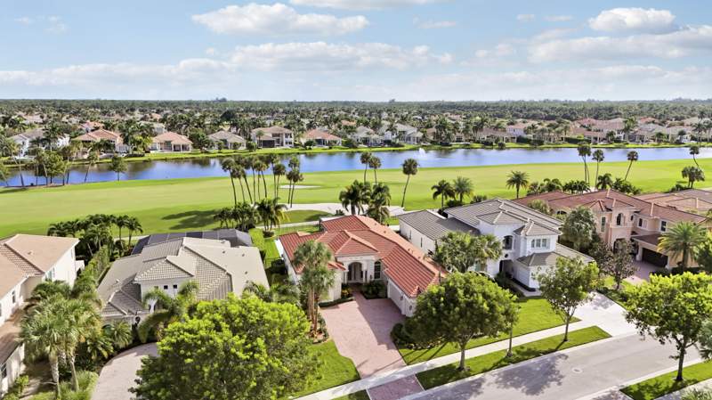 4 bedroom Single Family Residence at 134 Carmela Court, Jupiter Country Club, Jupiter — photo 2