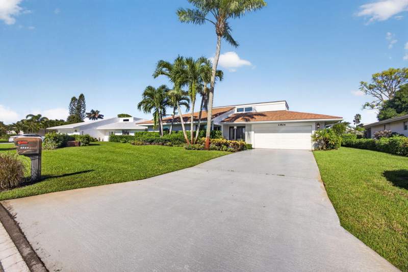 2 bedroom Single Family Residence at 13504 Crosspointe Drive, Eastpointe Country Club 8, Palm Beach Gardens — photo 4