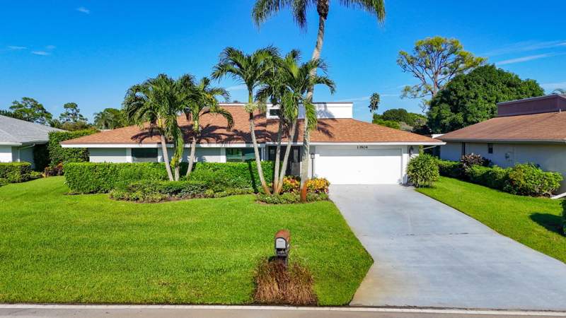 2 bedroom Single Family Residence at 13504 Crosspointe Drive, Eastpointe Country Club 8, Palm Beach Gardens — photo 2