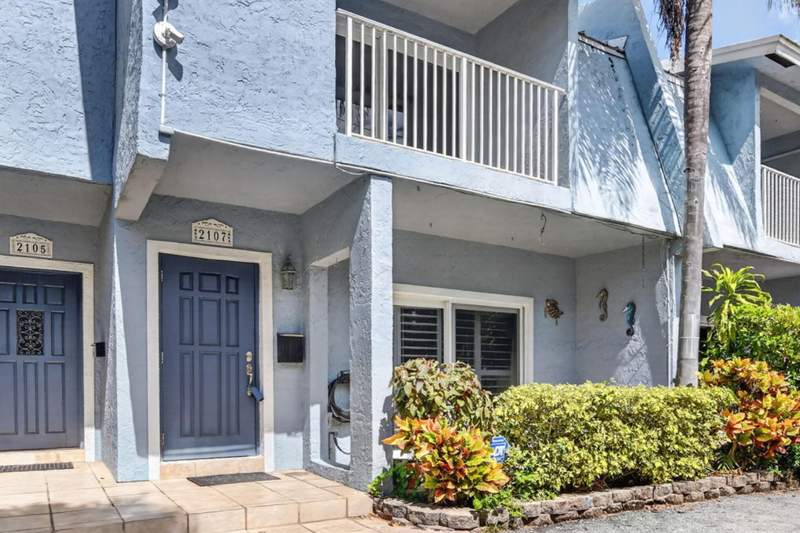 2 bedroom Townhouse at 2107 NE 44th Street, Grand Key Canal Townhouses, Lighthouse Point — photo 2