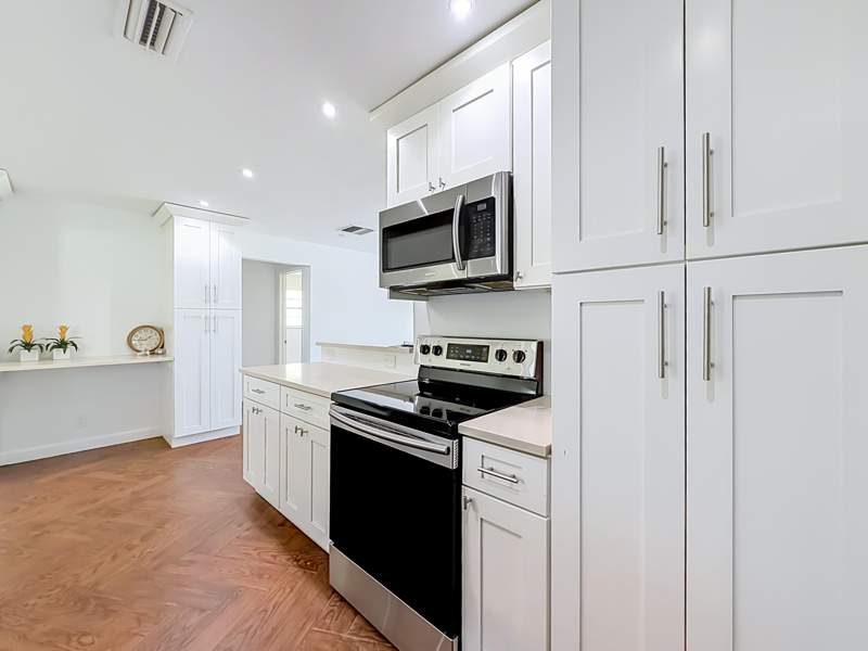 2 bedroom Single Family Residence at 813 SW 5th Court, Palm Beach Leisureville Sec 3, Boynton Beach — photo 4