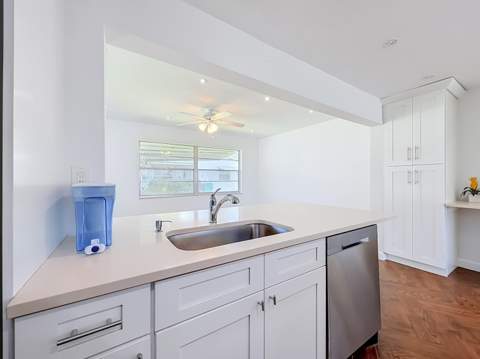 813 SW 5th Court, Boynton Beach FL - photo 9 of 54