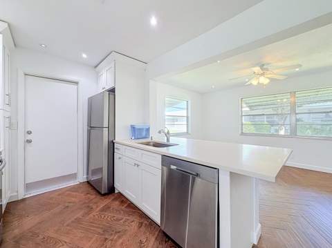 813 SW 5th Court, Boynton Beach FL - photo 7 of 54