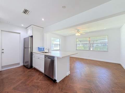 813 SW 5th Court, Boynton Beach FL - photo 12 of 54