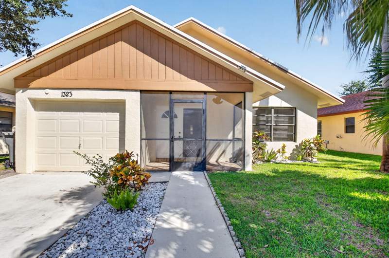 3 bedroom Single Family Residence at 1323 Summit Run Circle, Summit Pines Unit 1, West Palm Beach — photo 2