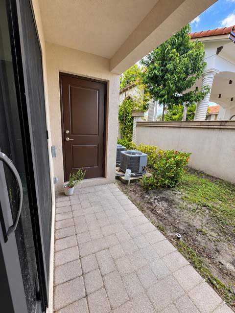 5075 Genove Place, Riviera Beach FL - photo 14 of 18