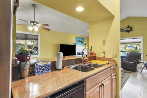 10691 SE Jupiter Narrows Drive, Hobe Sound FL - photo 8 of 53